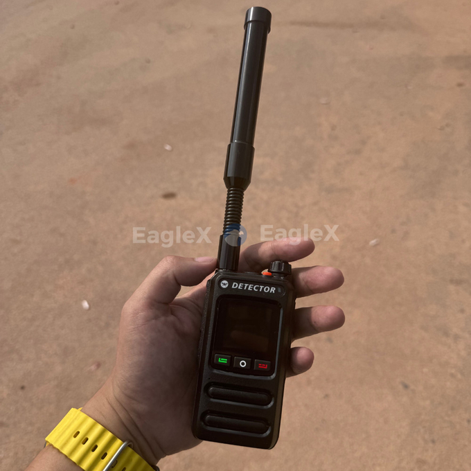 1500m-2000m 早期警告 手持ちのFPVドローン検出器 800MHz 1500MHz 2400MHz 5800MHz 1